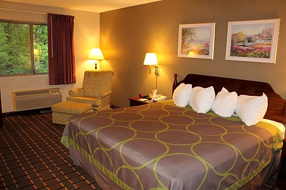 Super 8 by Wyndham Valparaiso