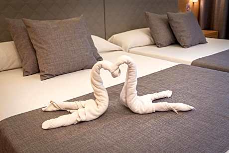 Deluxe Double or Twin Room with Sea View