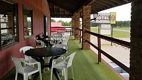 alexander house motel