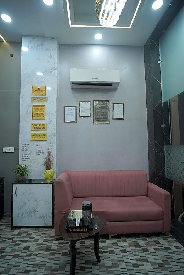 Hotel Adhiraj Inn