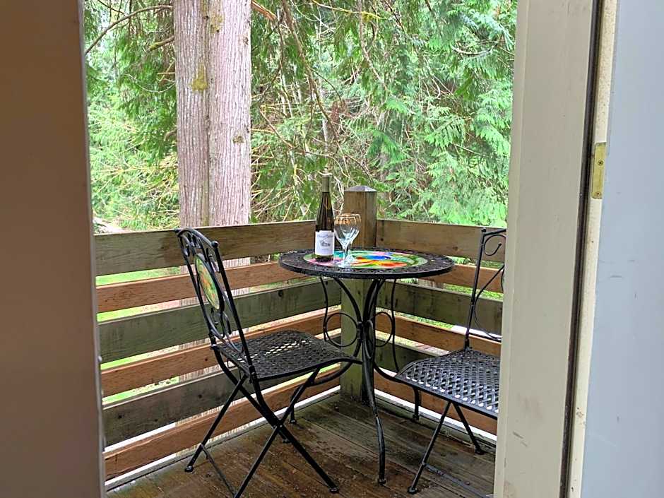 Mountain Meadows Inn & Chalet Suites