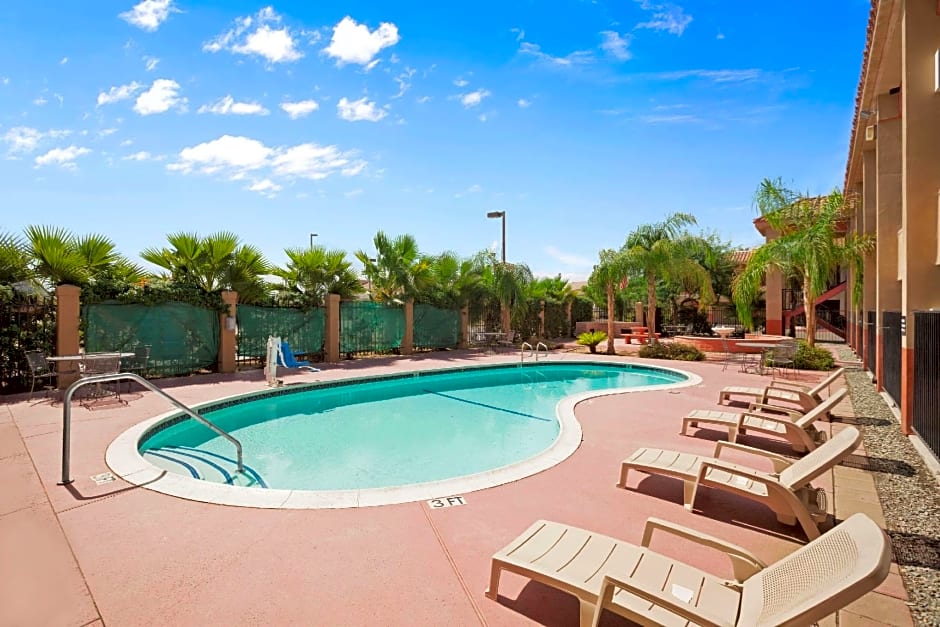 Super 8 by Wyndham Indio