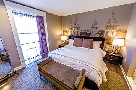 Junior Suite with King Bed