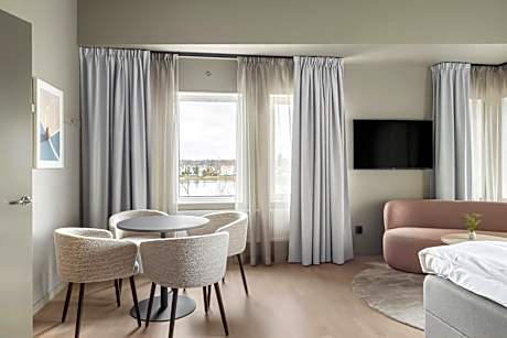 Junior Suite with One King and Bunk Bed - Non-Smoking