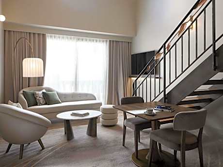 New York Style' Loft Suite with King Bed