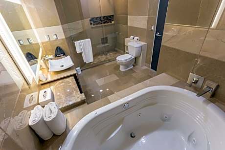 1 King Suite