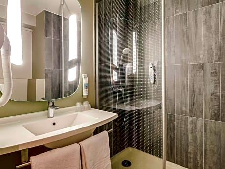 Standard Room with twin beds