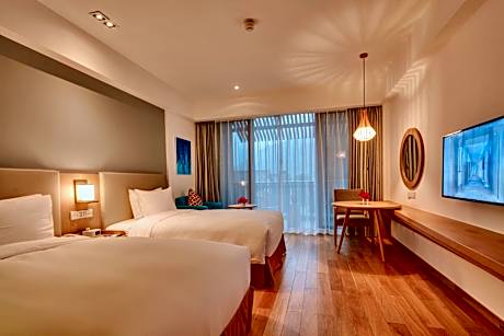 Standard Twin Room with Balcony