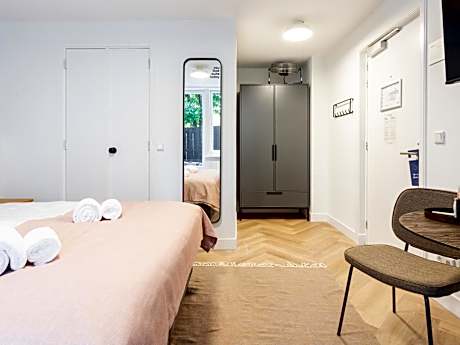 Queen Room with Terrace