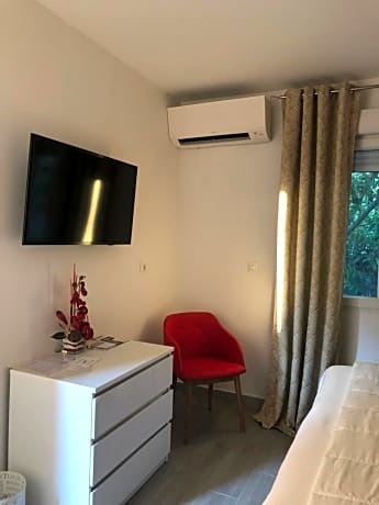 Double or Twin Room with Air Conditioning and Garden Views