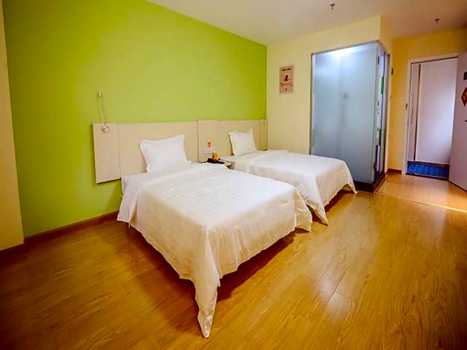 7 Days Inn Yunfu Bus Terminal Yihua International Plaza