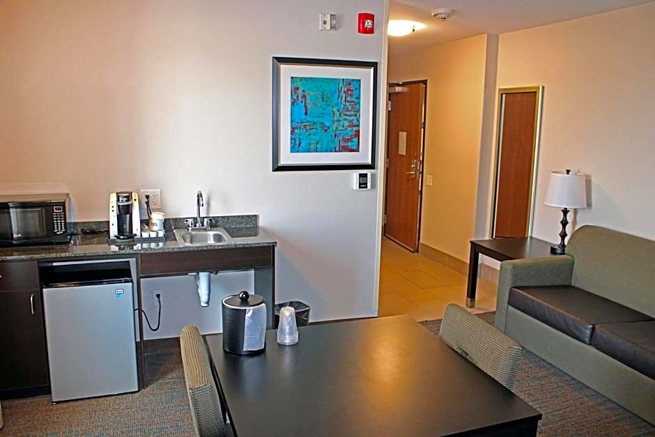 Holiday Inn Express & Suites Bakersfield Airport By IHG