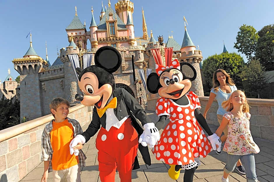 Holiday Inn Hotel & Suites Anaheim By IHG