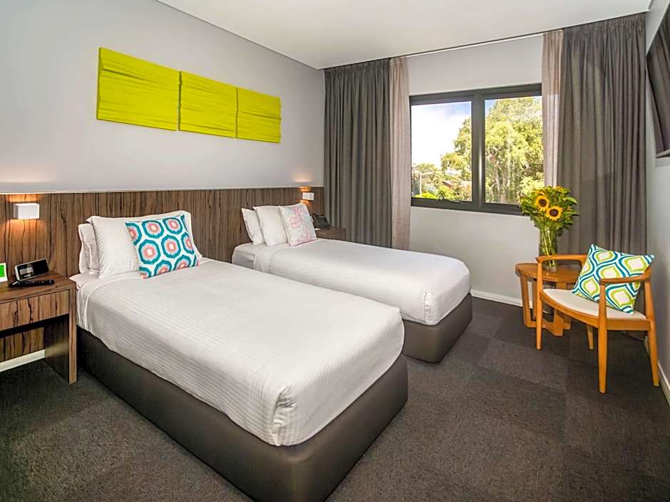 Ibis Styles The Entrance