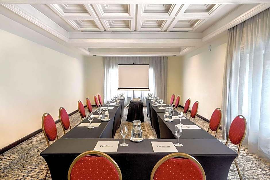 Radisson Montevideo Victoria Plaza Hotel