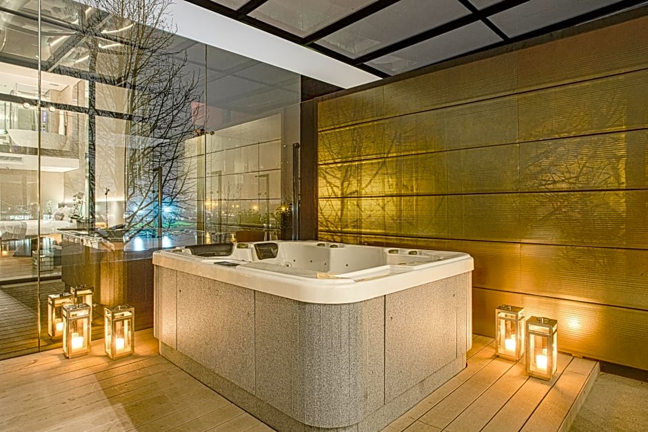 Suryaa Hotel Pinhais, Curio Collection by Hilton