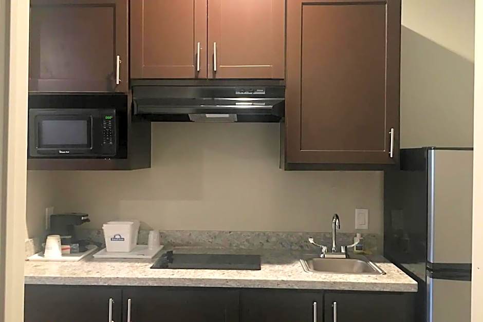 Days Inn & Suites by Wyndham La Porte