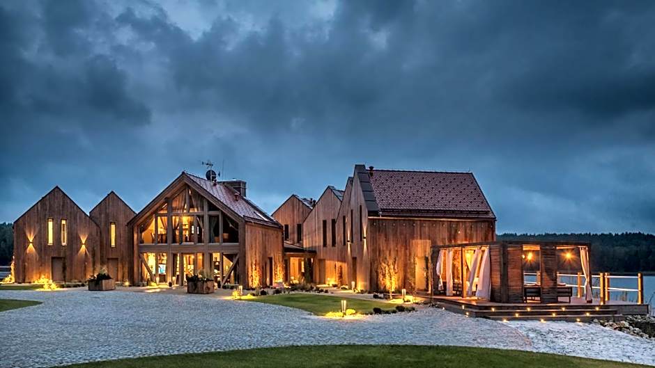 PRZYSTAŃ WYGONIN knéżka i wino