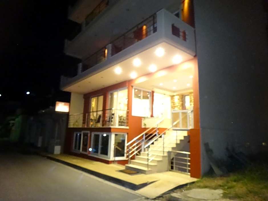 9 Queens Spa Hotel