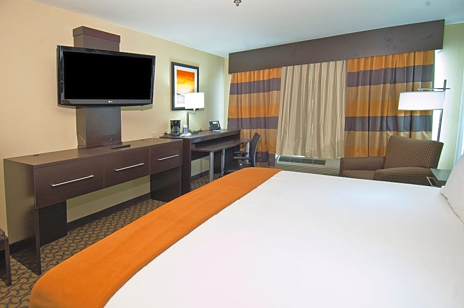 Holiday Inn Express & Suites Jackson/Pearl International Airport By IHG