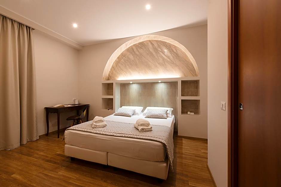 Top Floor Colosseo Guesthouse