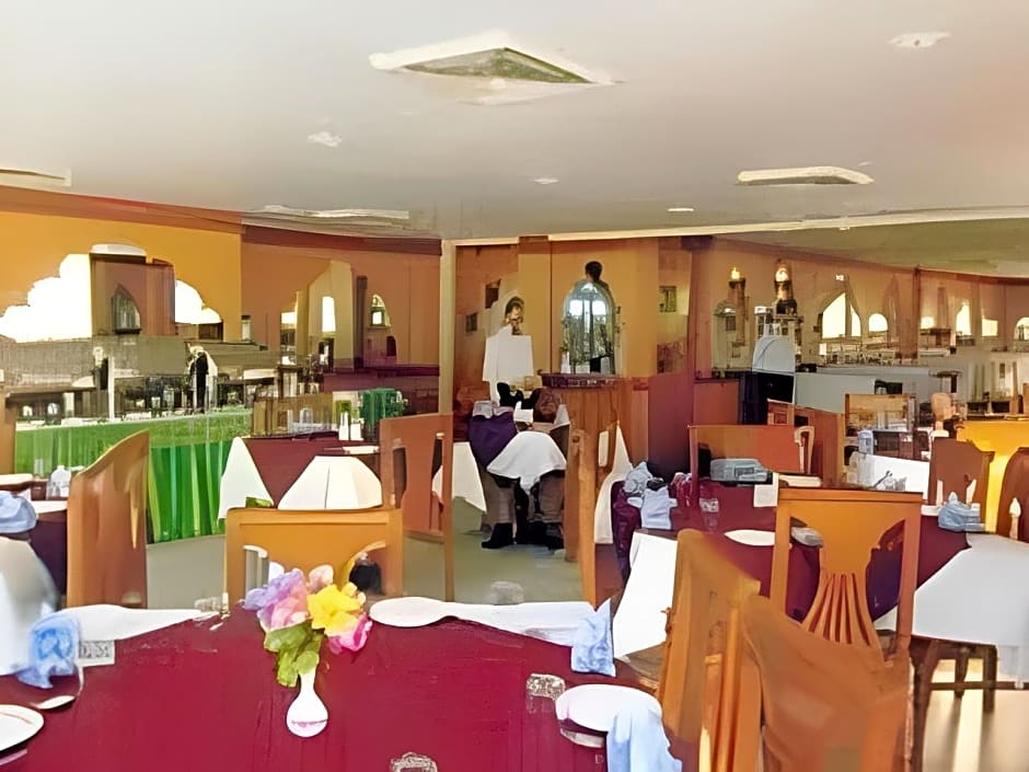 Hotel Raj Vilas Place