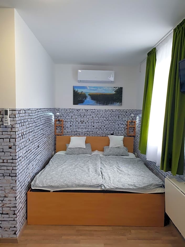 Kid Família Panzió Balatonszárszó