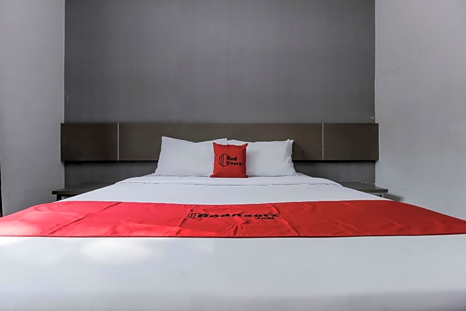 RedDoorz near Goa Sunyaragi