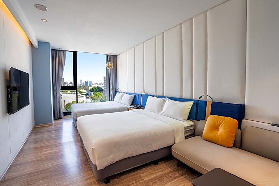 Explore Hotel