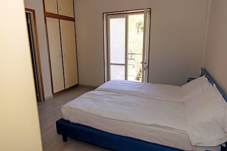 Double or Twin Room with Lake View