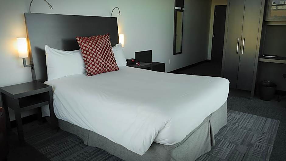 Grand Times Hotel Sherbrooke