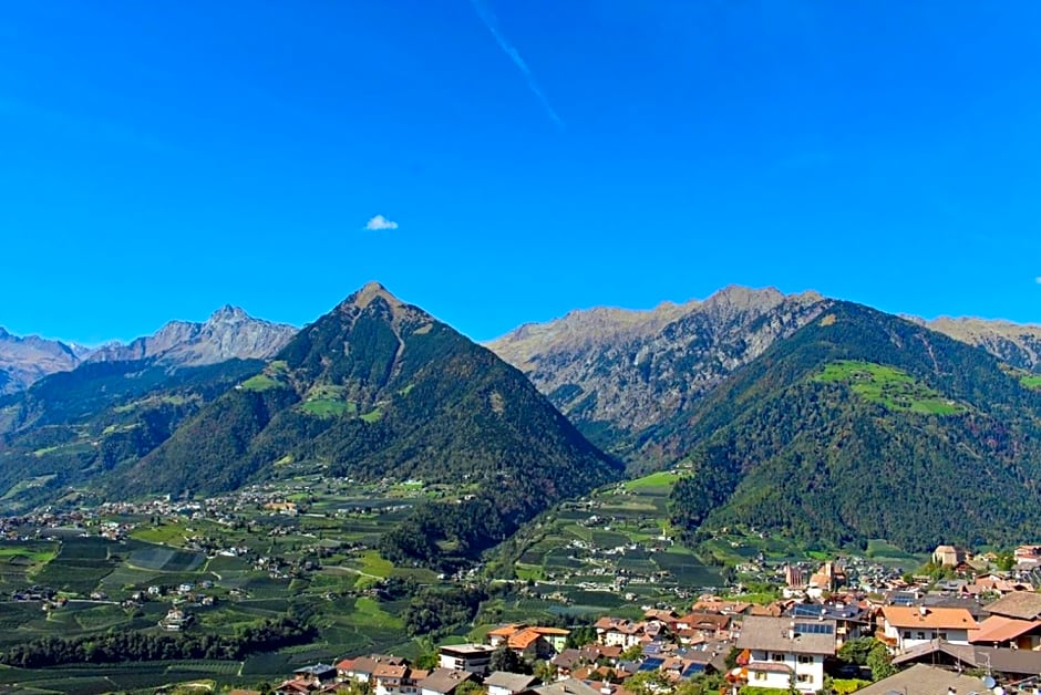Schenna Garni Eden Bed & Breakfast