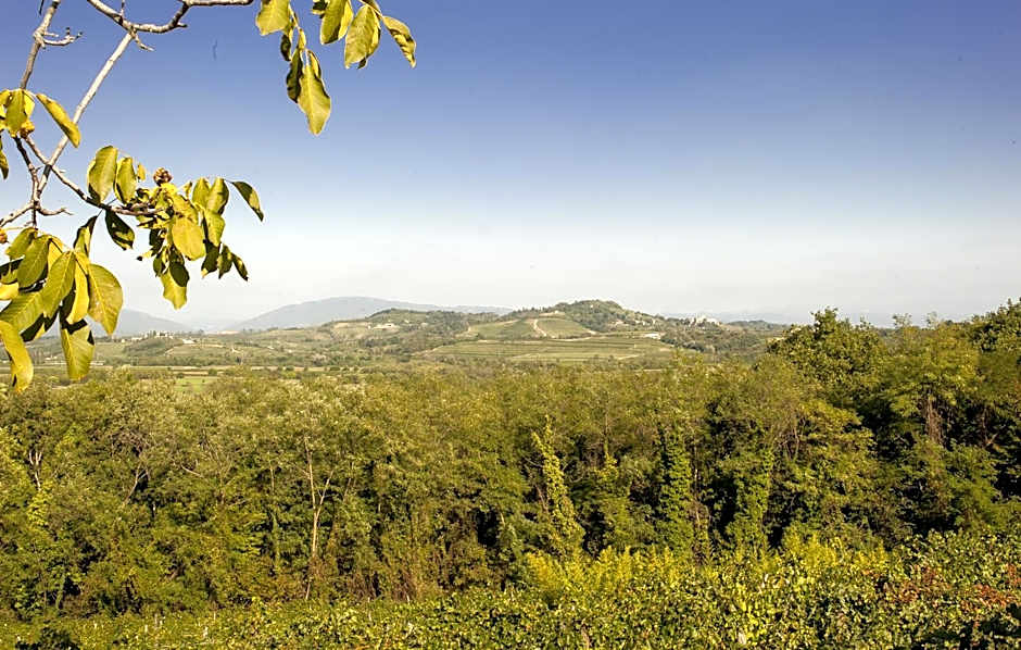 Elliot Osteria e dormire in collina