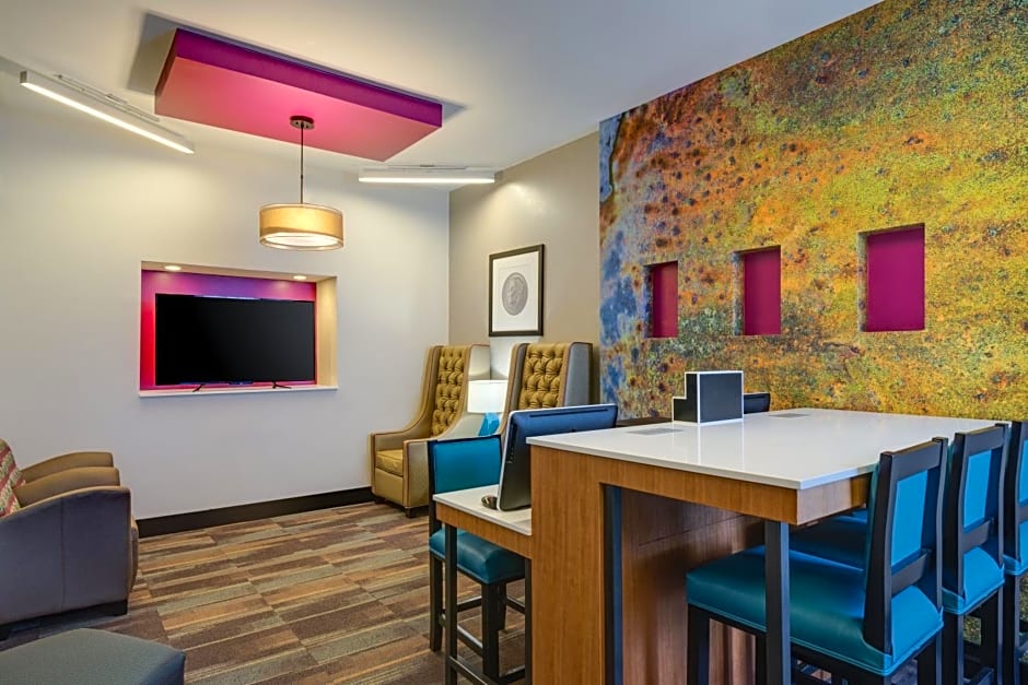 Holiday Inn Express Washington DC East- Andrews AFB By IHG