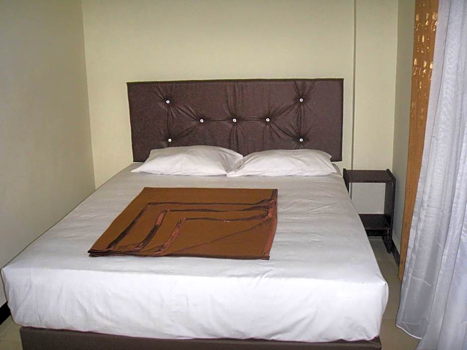 Dena Hotel