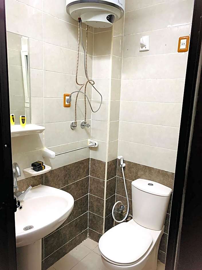 Solitaire Plaza Hotel-Ismailia Train Station