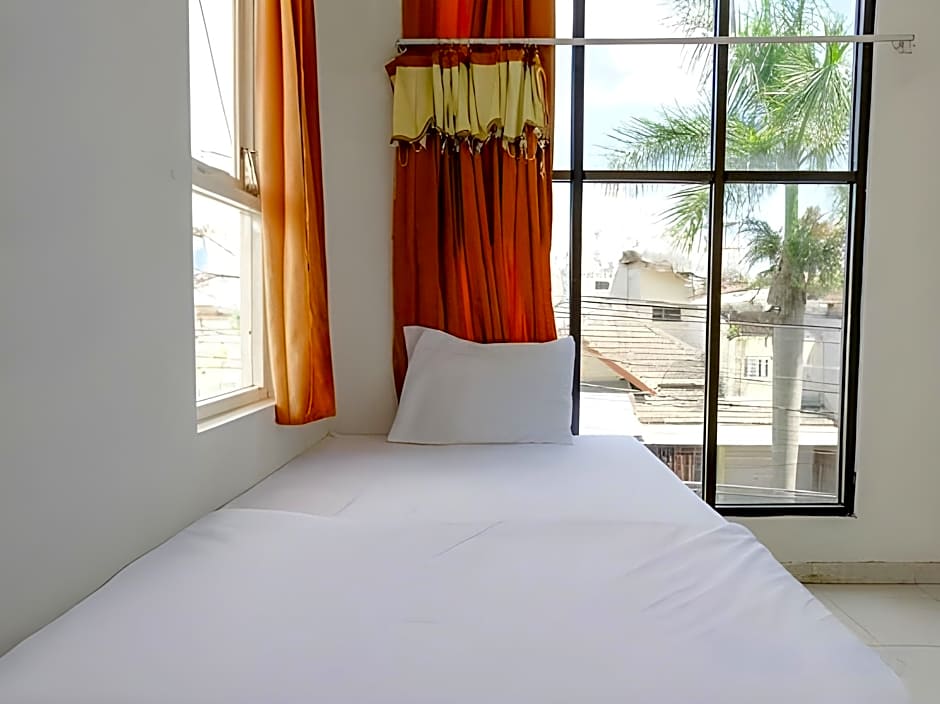 OYO Life 2760 Kost Simpang Borobudur 47