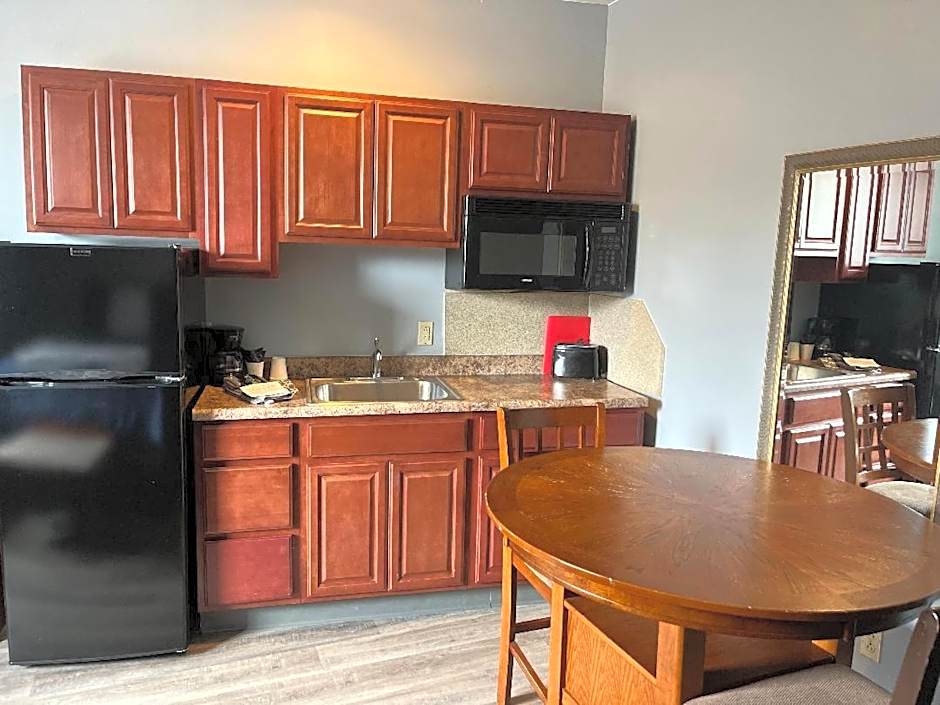 Gamble Farm Inn and Suites