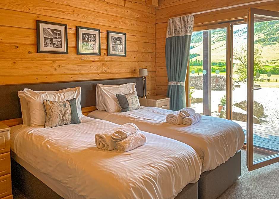 Glen Clova Lodges