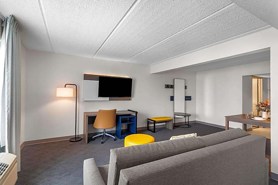 Comfort Suites Austin Airport