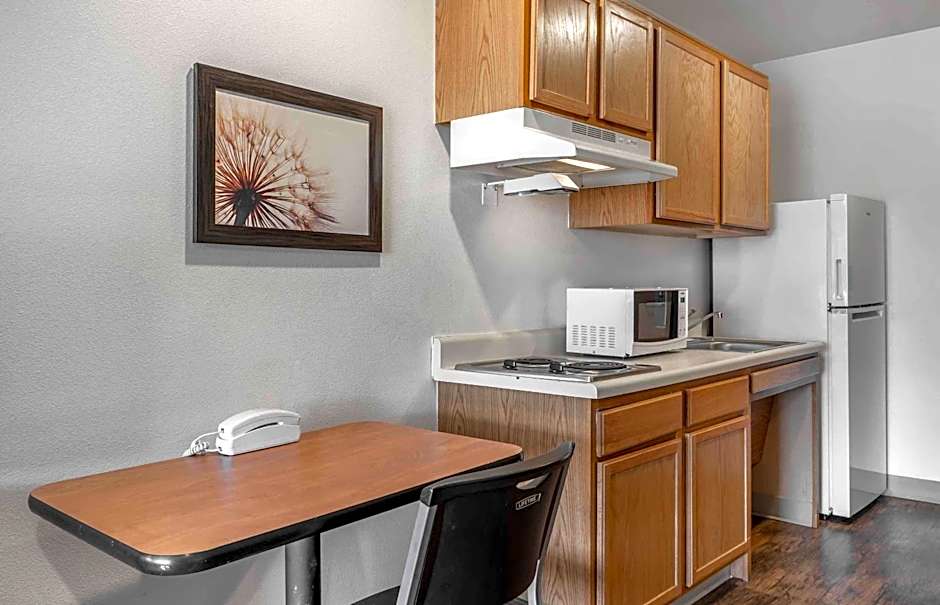 Extended Stay America Select Suites - Wichita - South