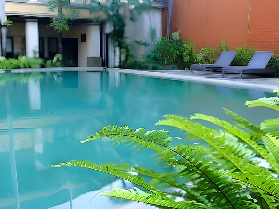 Super OYO Townhouse Oak Maxi Hotel Legian