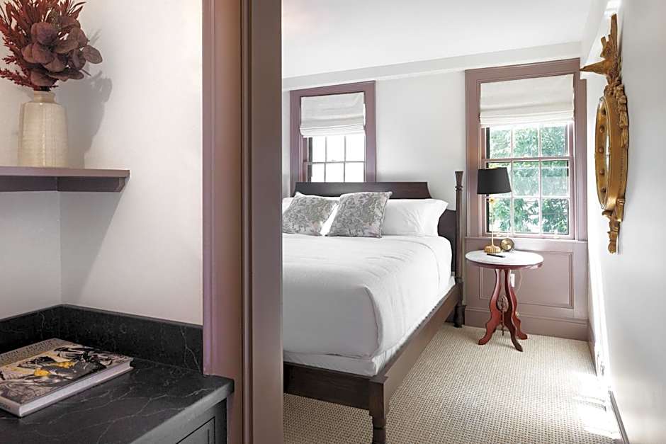 The Davenport Inn