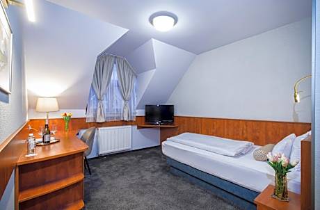 Single Room with Bath