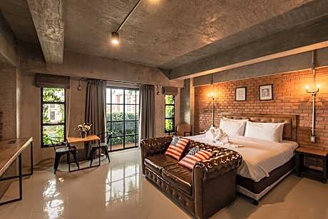 Deluxe King Suite with Balcony