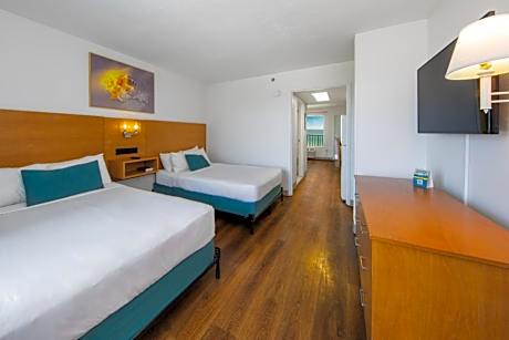 Beachfront Suite - Double/Double with Kitchen