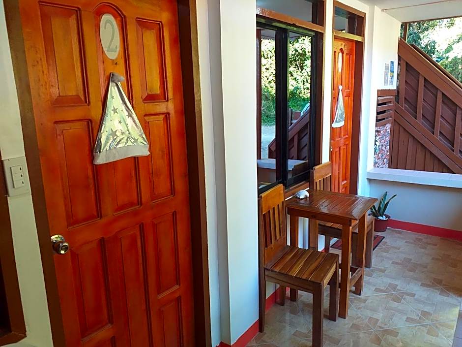 D' Angels Inn, Port Barton