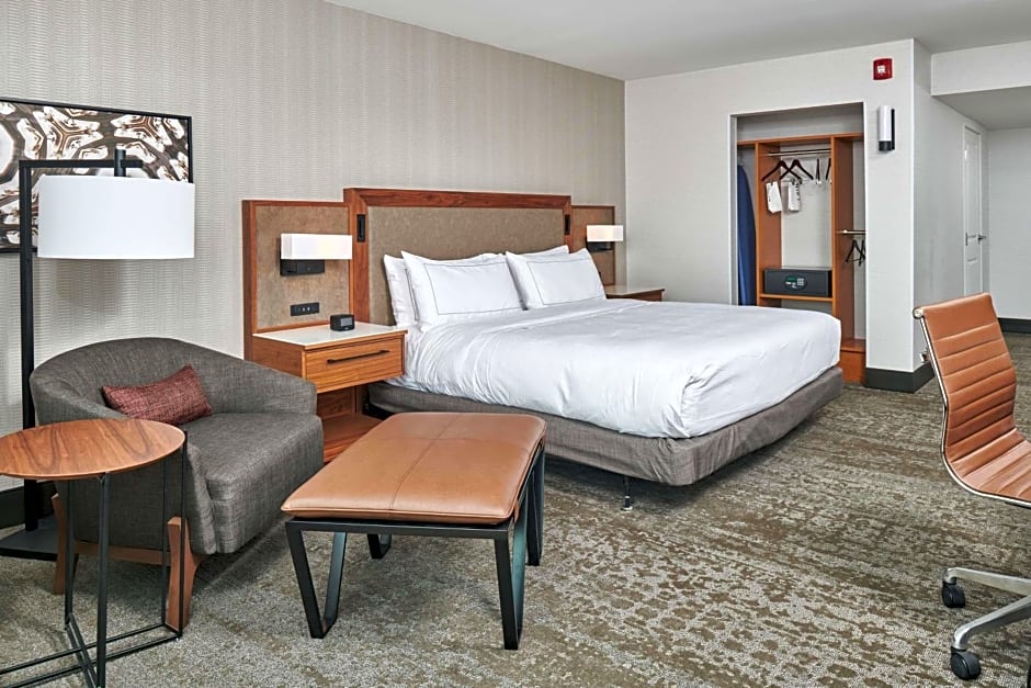 DoubleTree By Hilton Fullerton