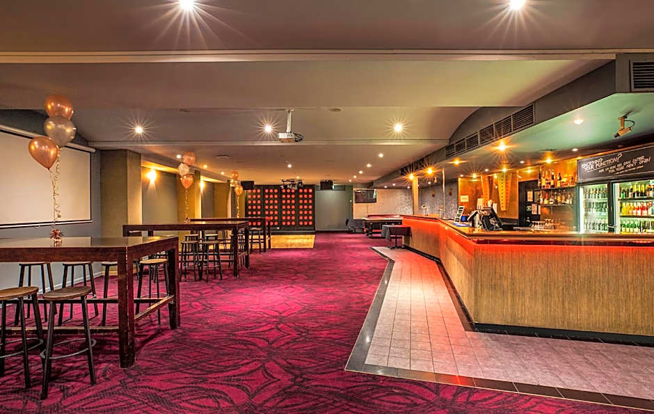 Nightcap at York on Lilydale