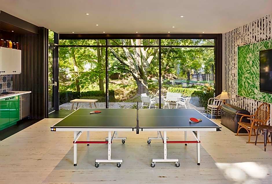 Drake Devonshire and Motor Inn